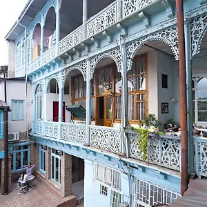 tiflis-family-house.alltbilisihotels.com/